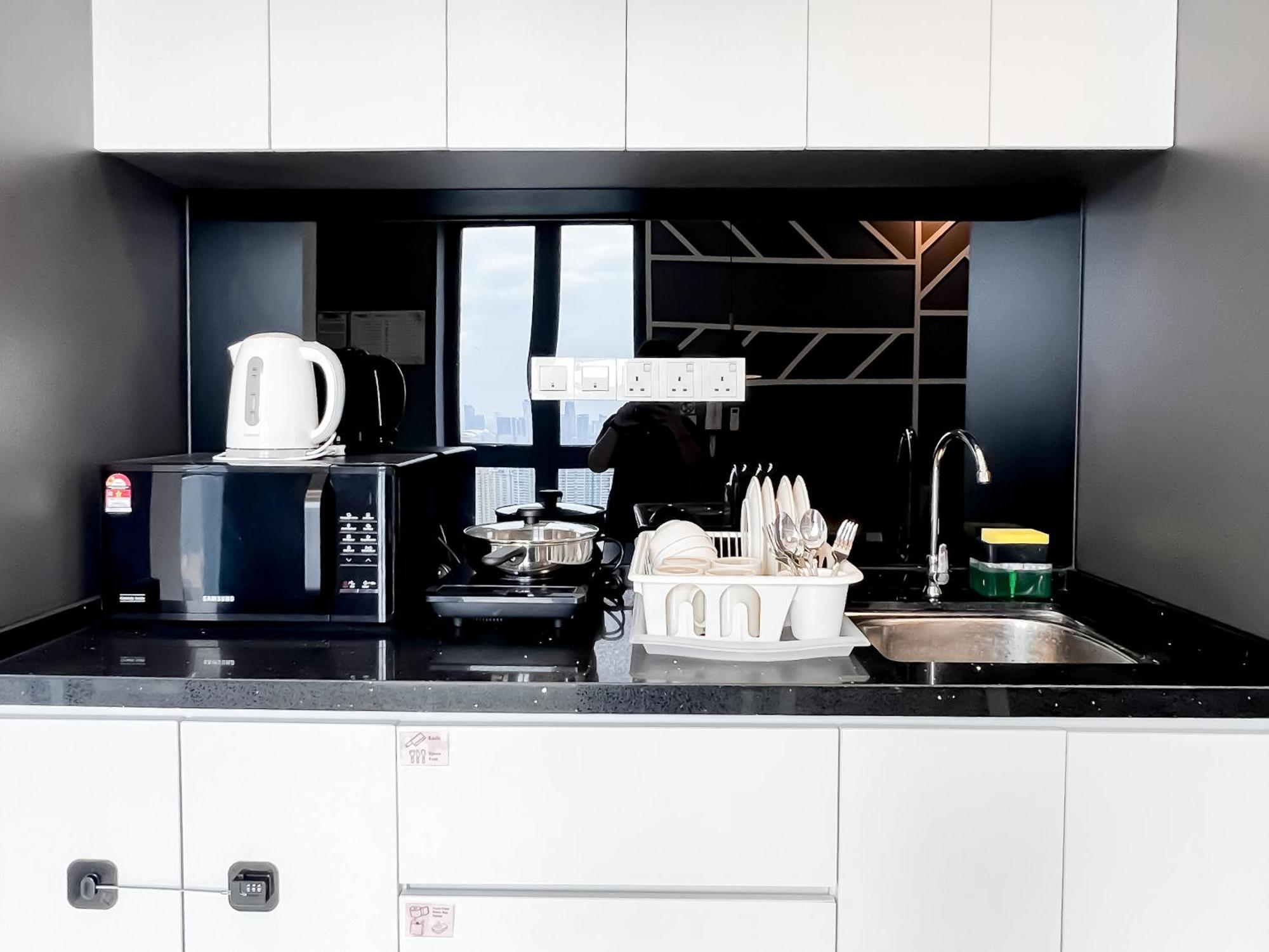 The Luxe By Manhattan Group